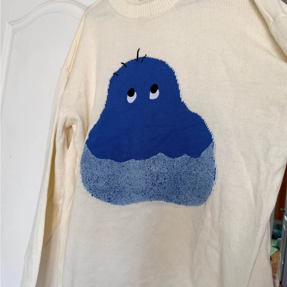 Sweater - Picture 1 of 2